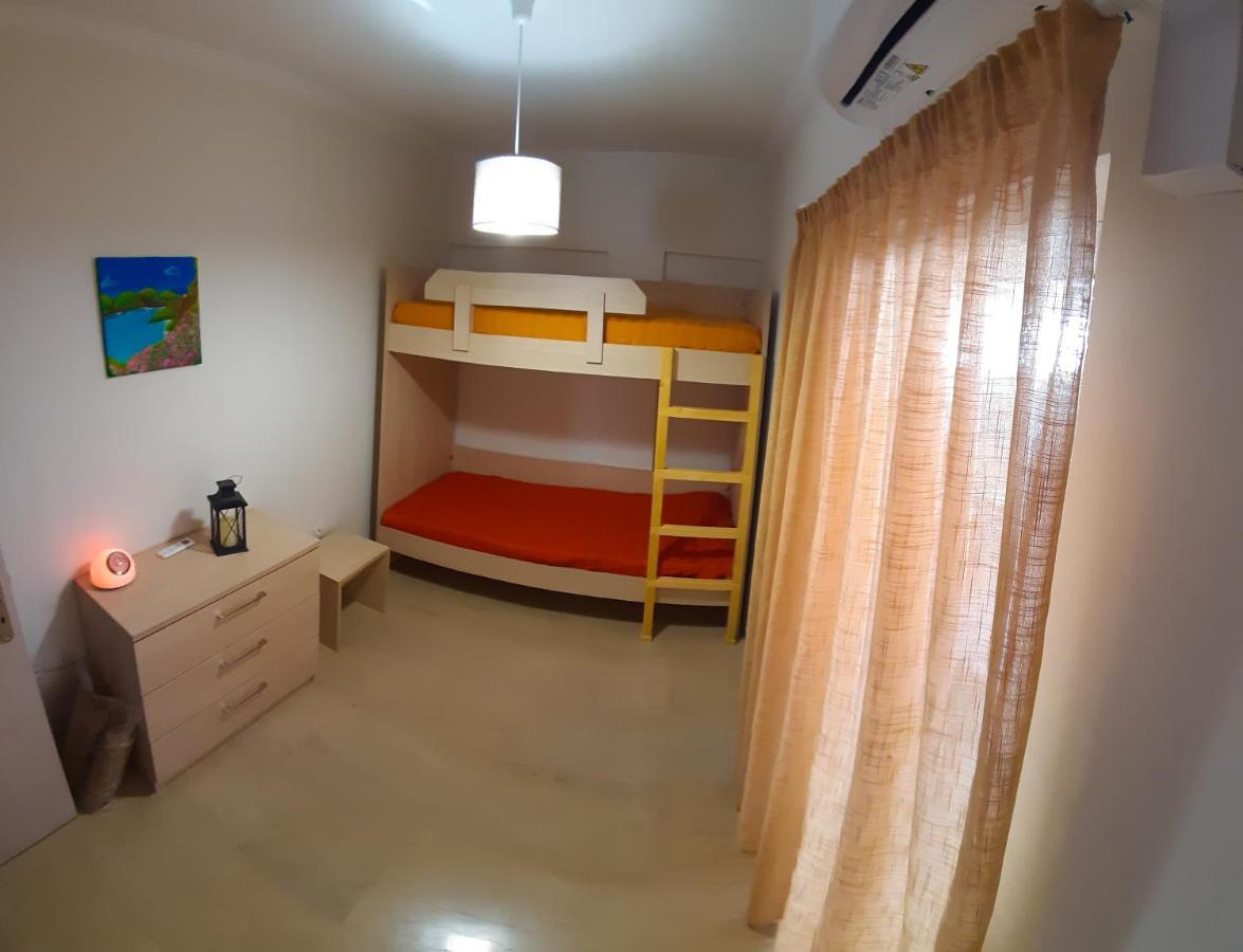 Central Apartment Near The Beach With Huge Private Terrace Лутраки Екстериор снимка