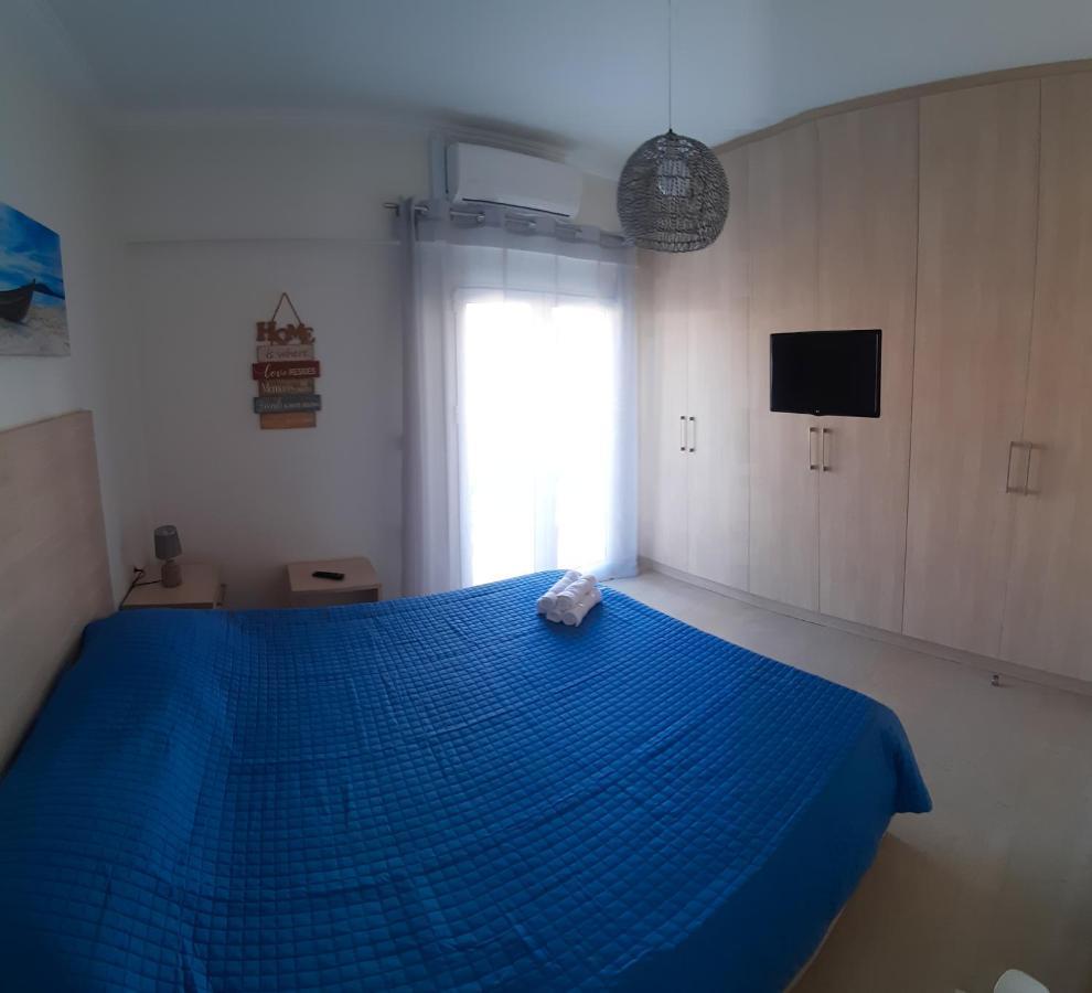 Central Apartment Near The Beach With Huge Private Terrace Лутраки Екстериор снимка